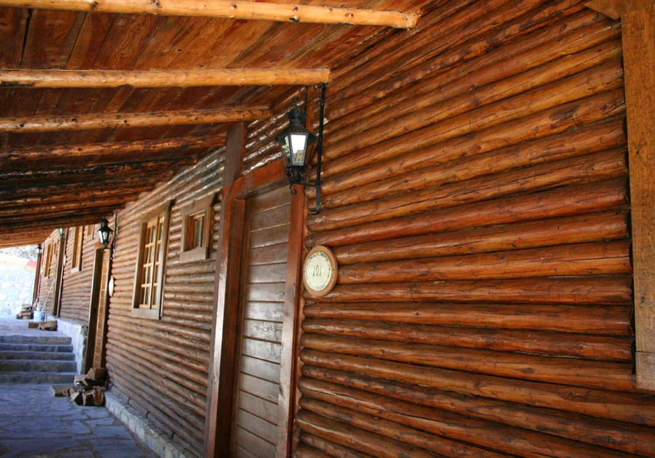 Отель Bosques De Monterreal Сан-Антонио-де-лас-Аласанас Экстерьер фото
